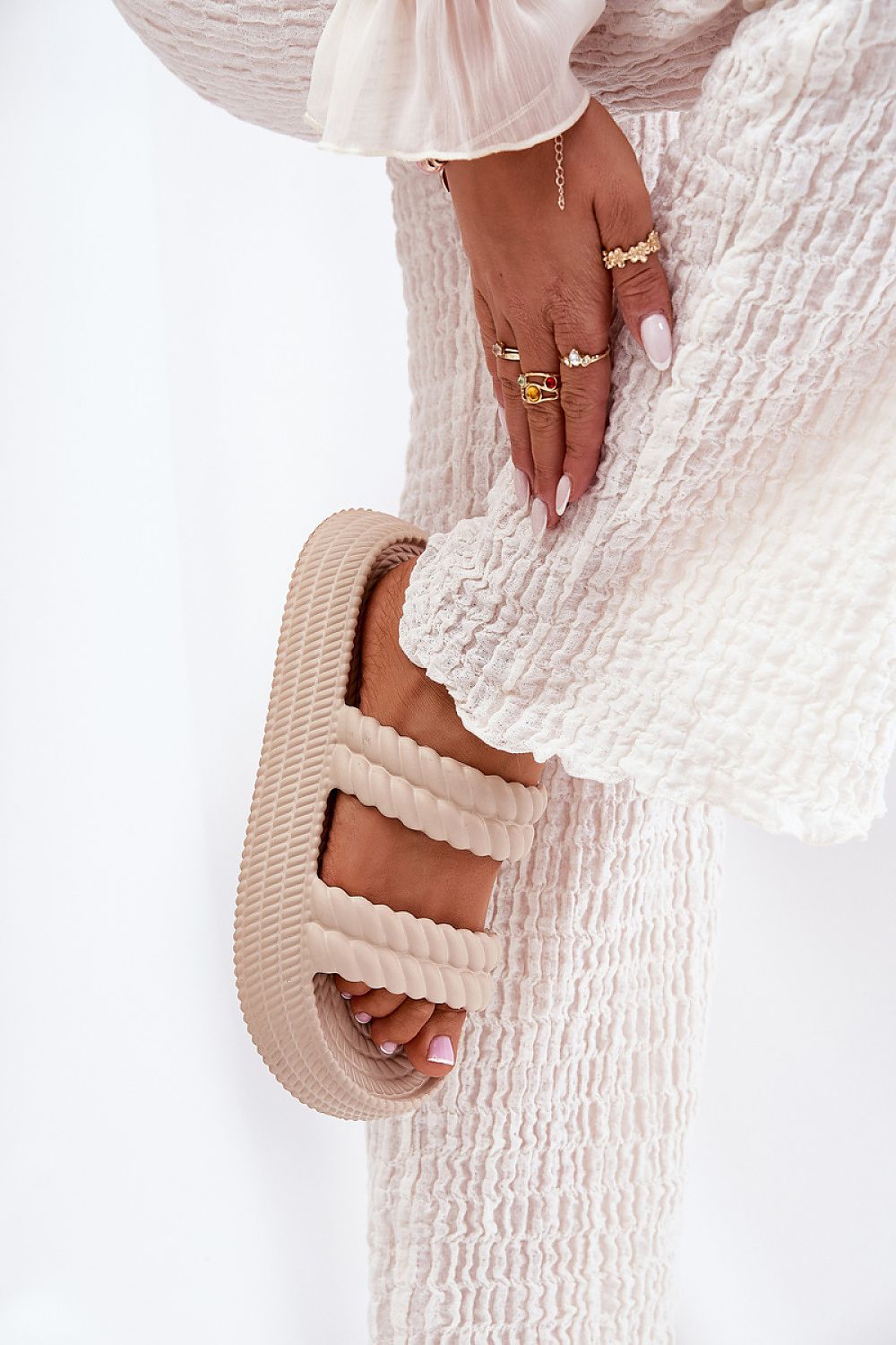Şlapi model 211669 Step in style