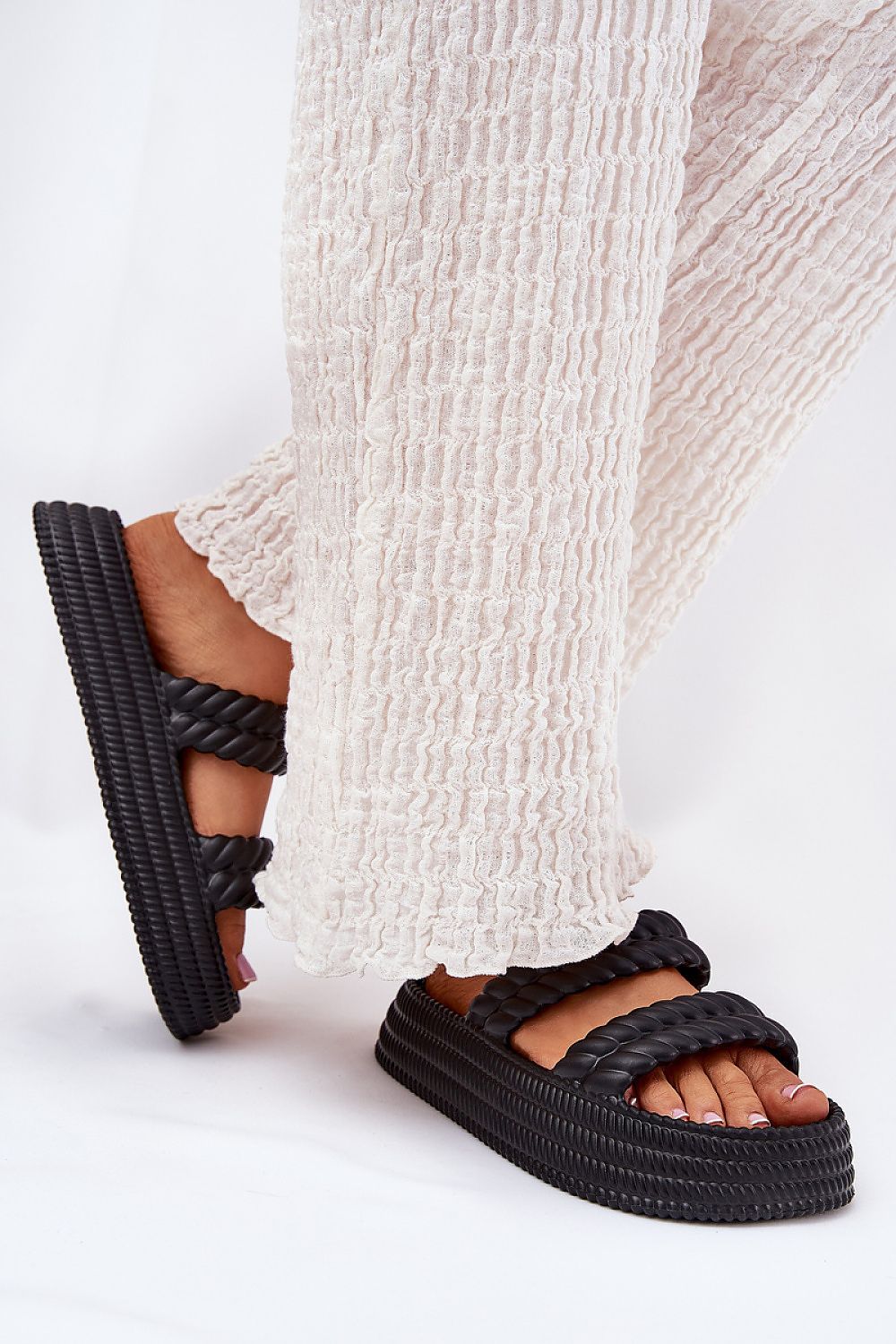 Şlapi model 211670 Step in style