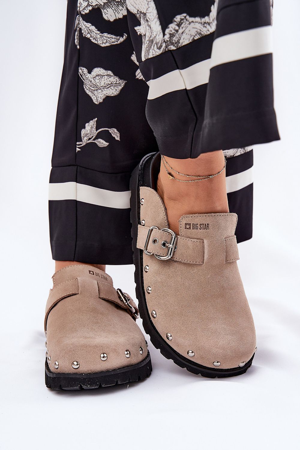 Şlapi model 211679 Step in style