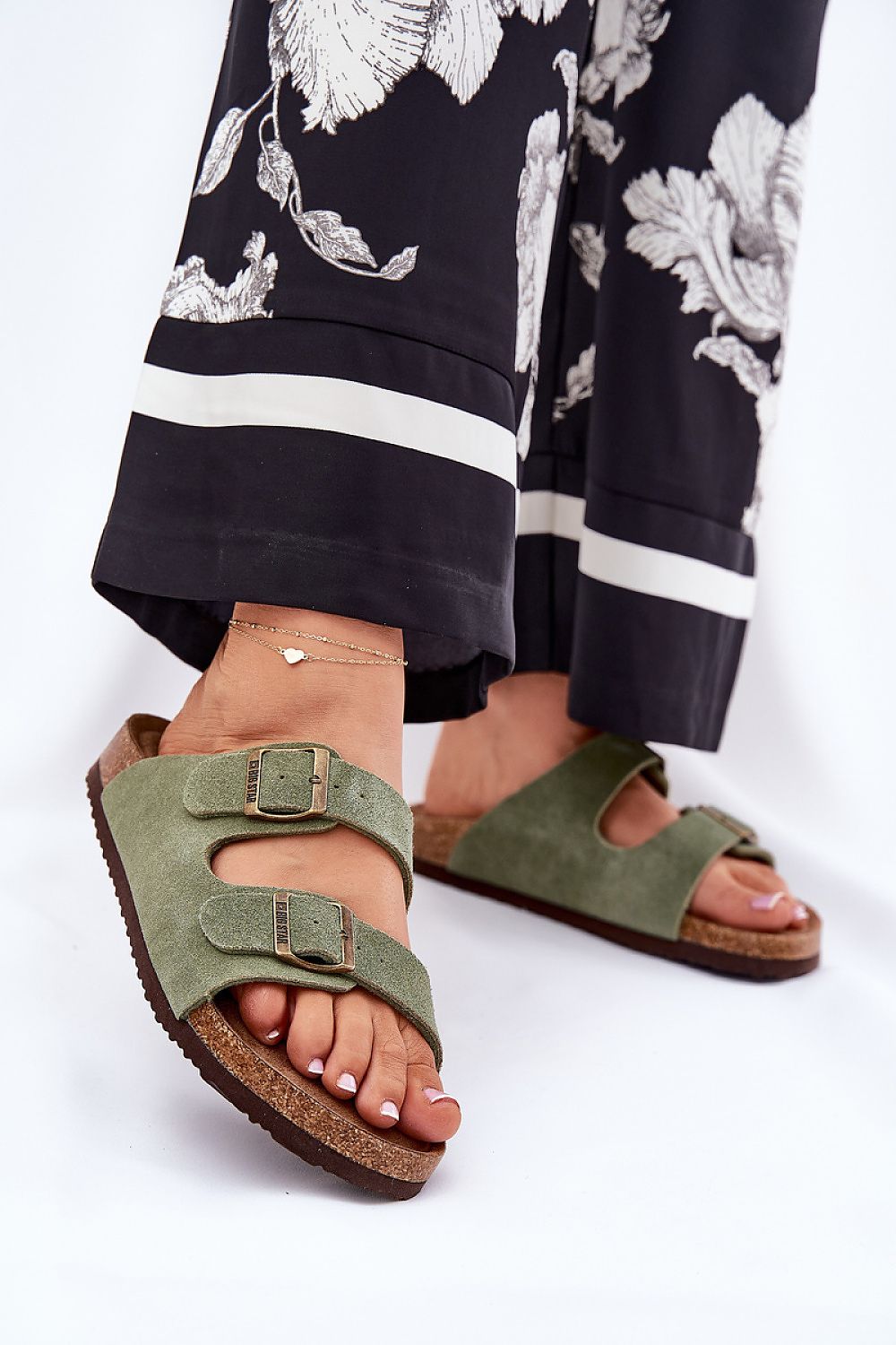 Şlapi model 211683 Step in style
