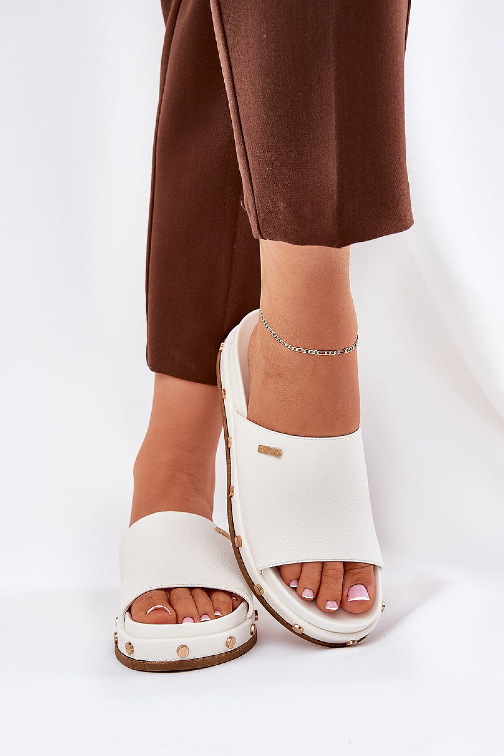Şlapi model 211687 Step in style