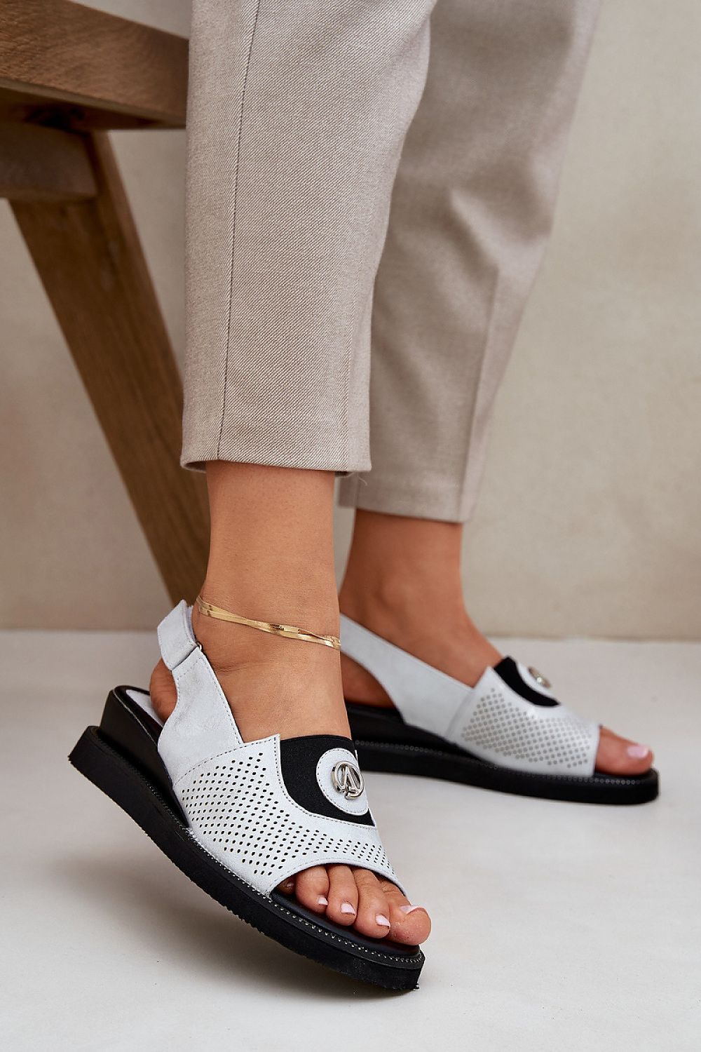 Sandale cu talpă tip pană model 211718 Step in style
