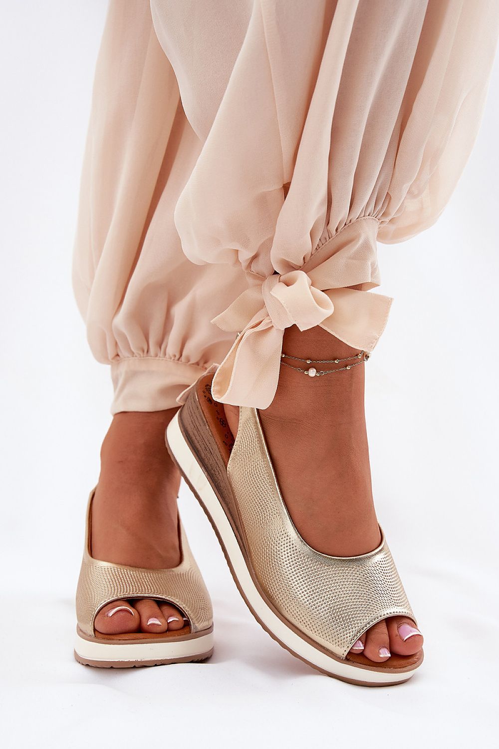Sandale cu talpă tip pană model 212129 Step in style