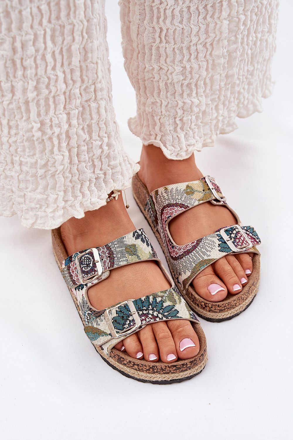 Şlapi model 212592 Step in style