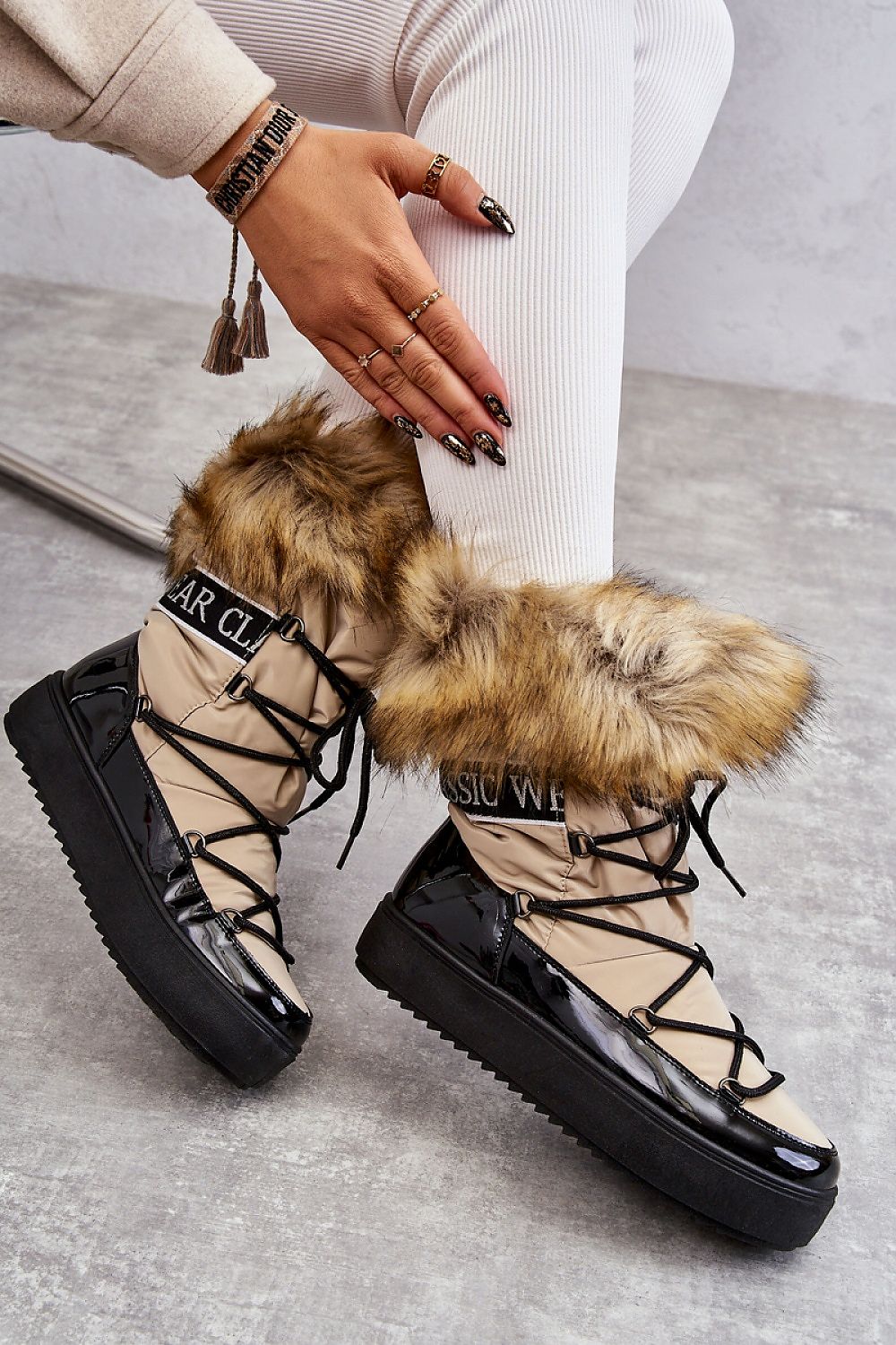 Moon boots model 174773 Step in style