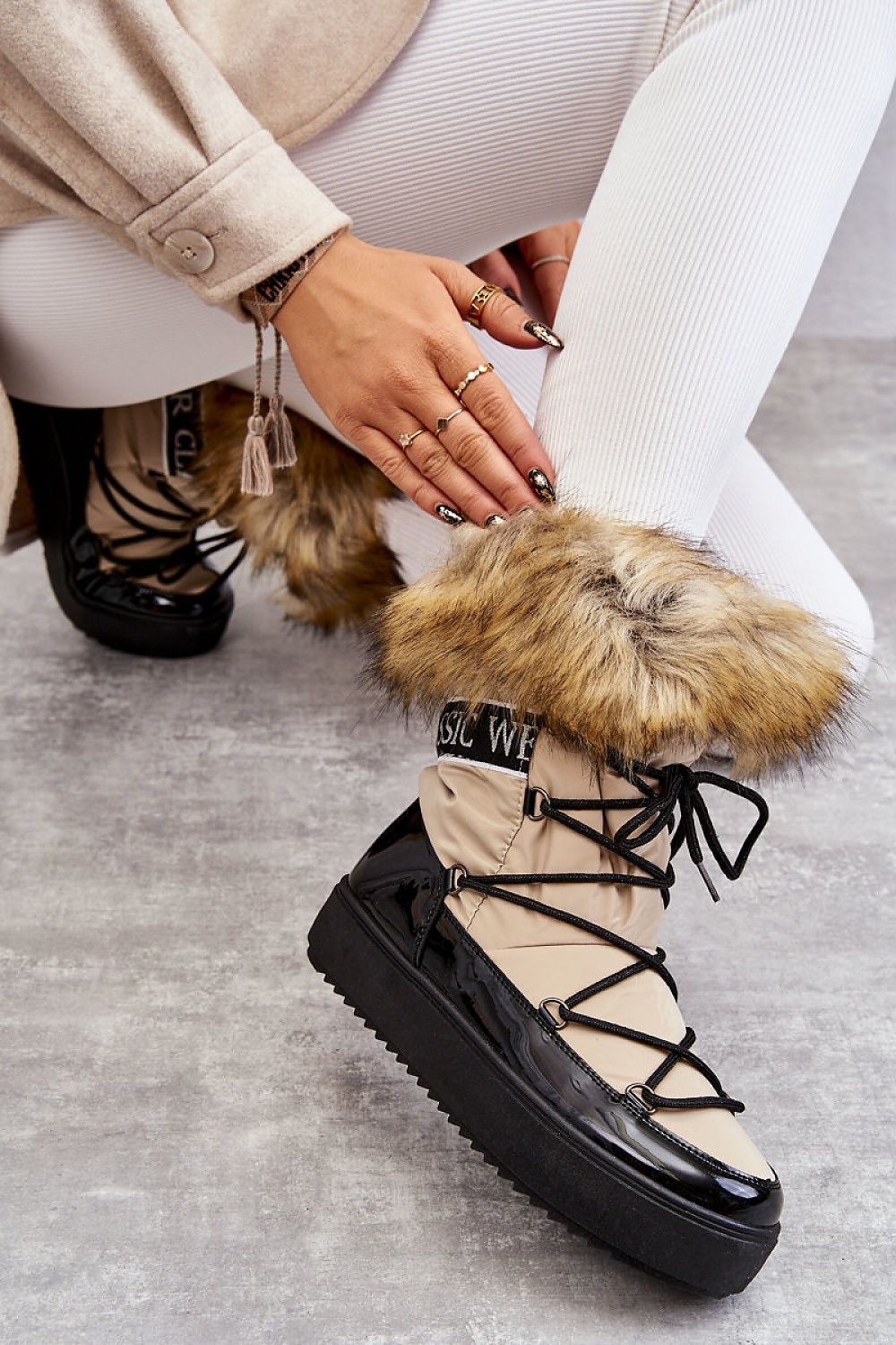 Moon boots model 174773 Step in style