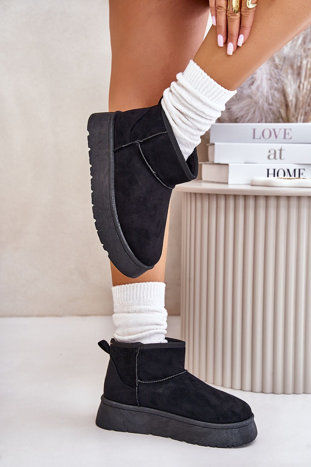 Moon boots model 202209 Step in style