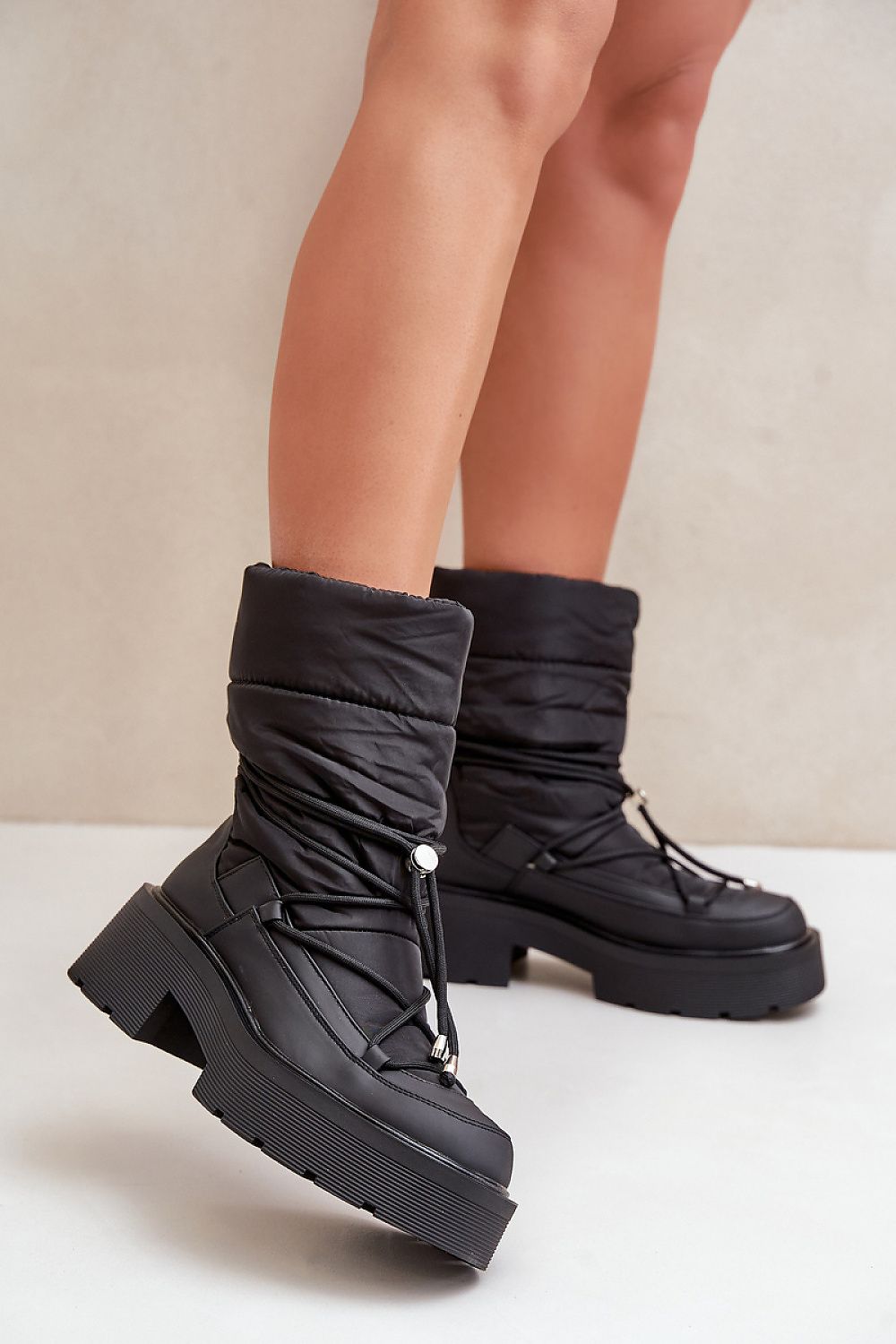 Moon boots model 203547 Step in style