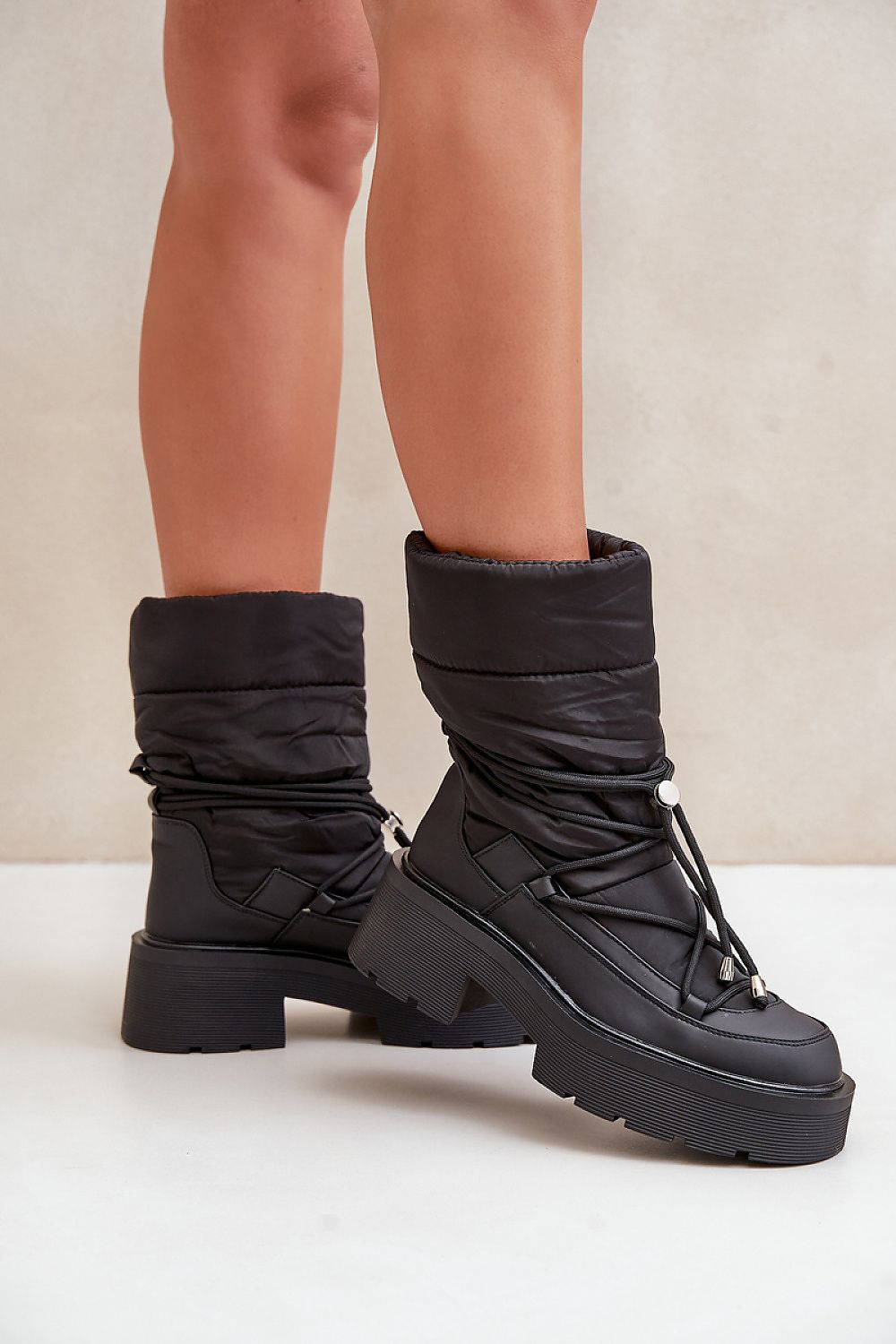 Moon boots model 203547 Step in style