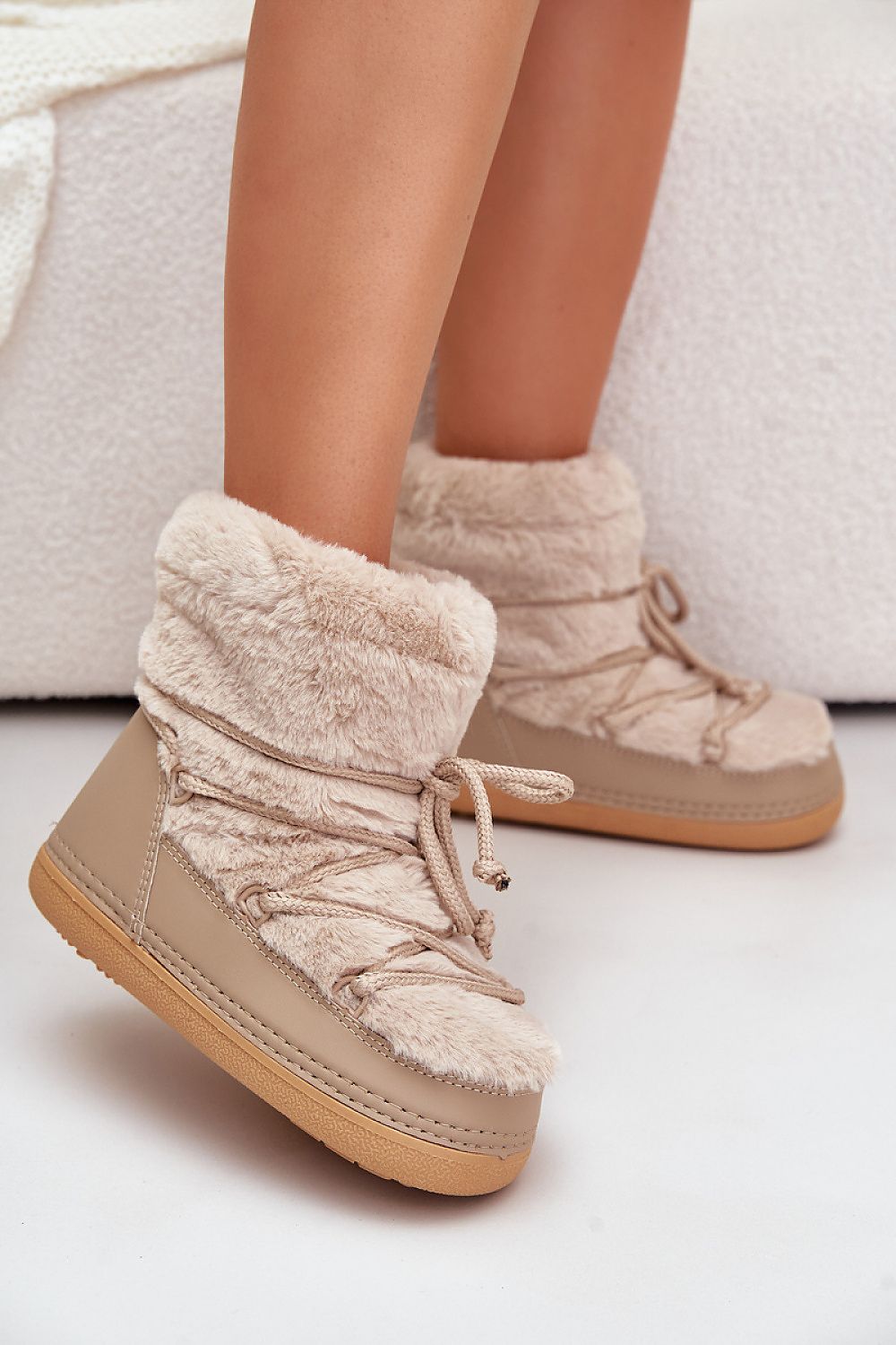 Moon boots model 203552 Step in style