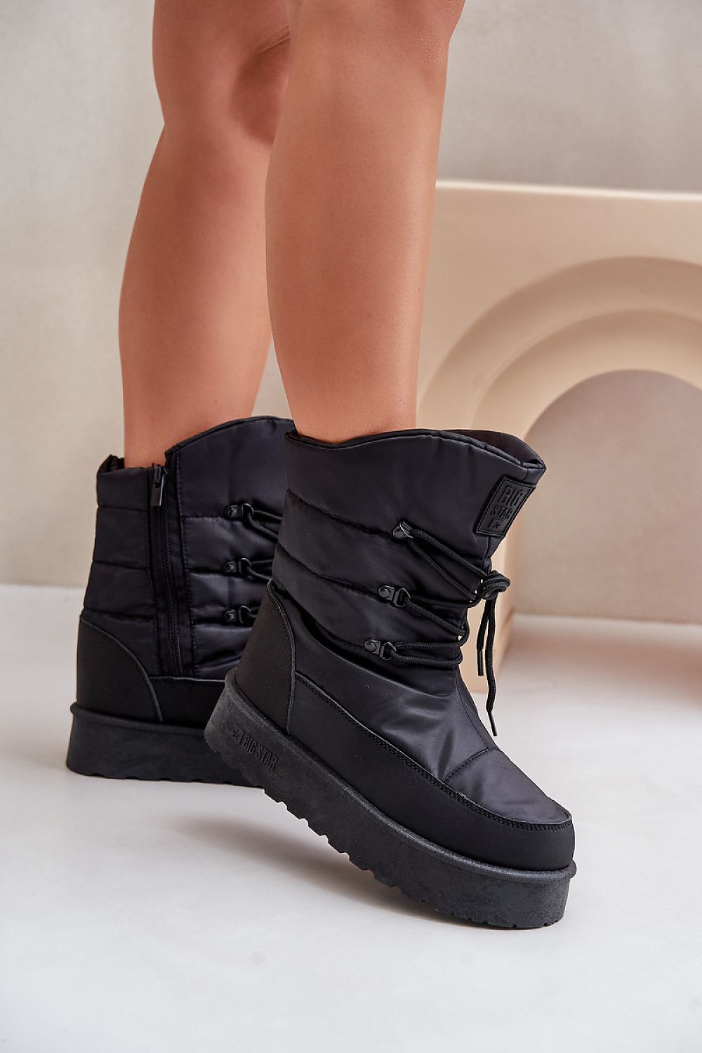 Moon boots model 203575 Step in style