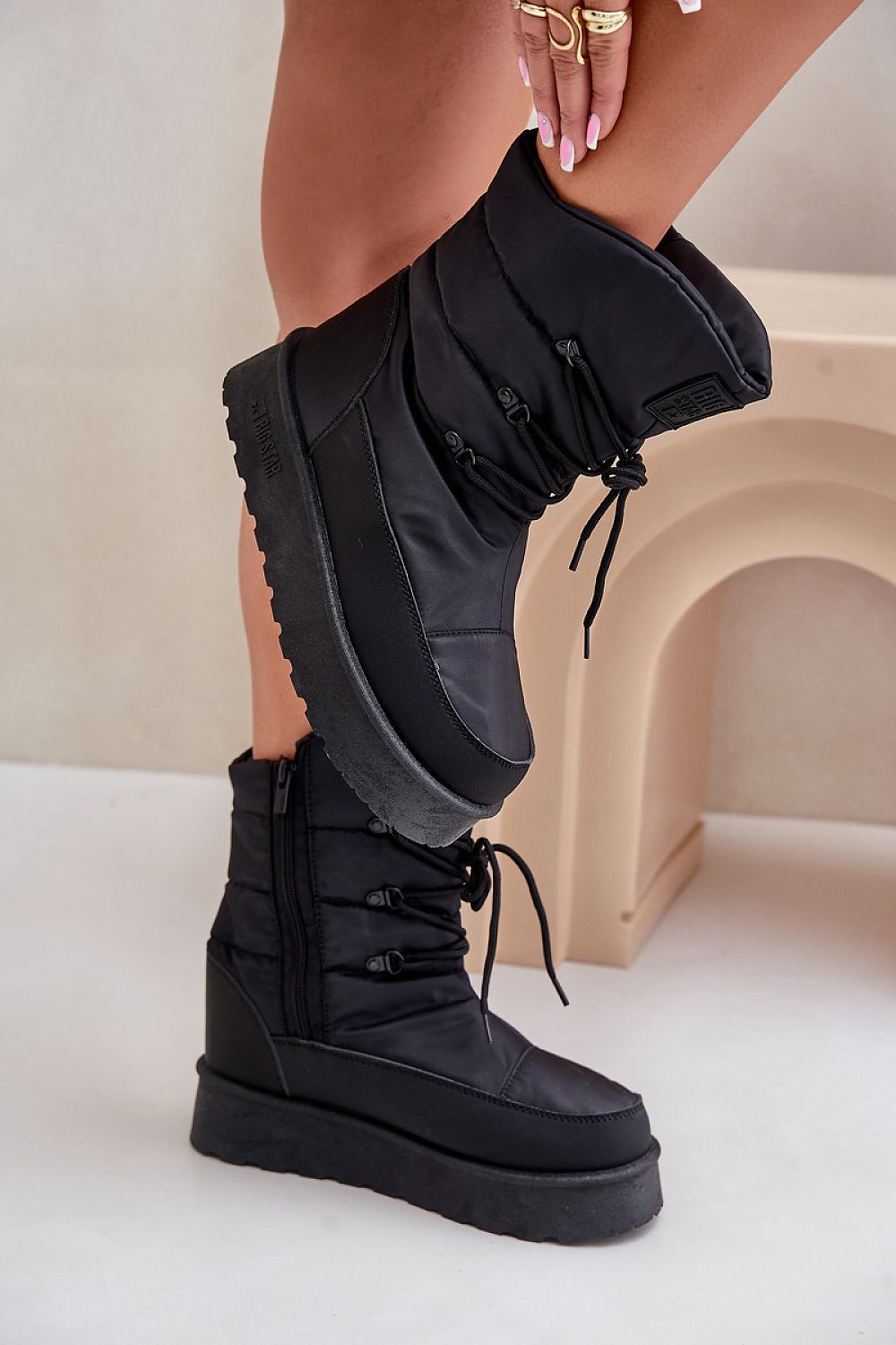 Moon boots model 203575 Step in style