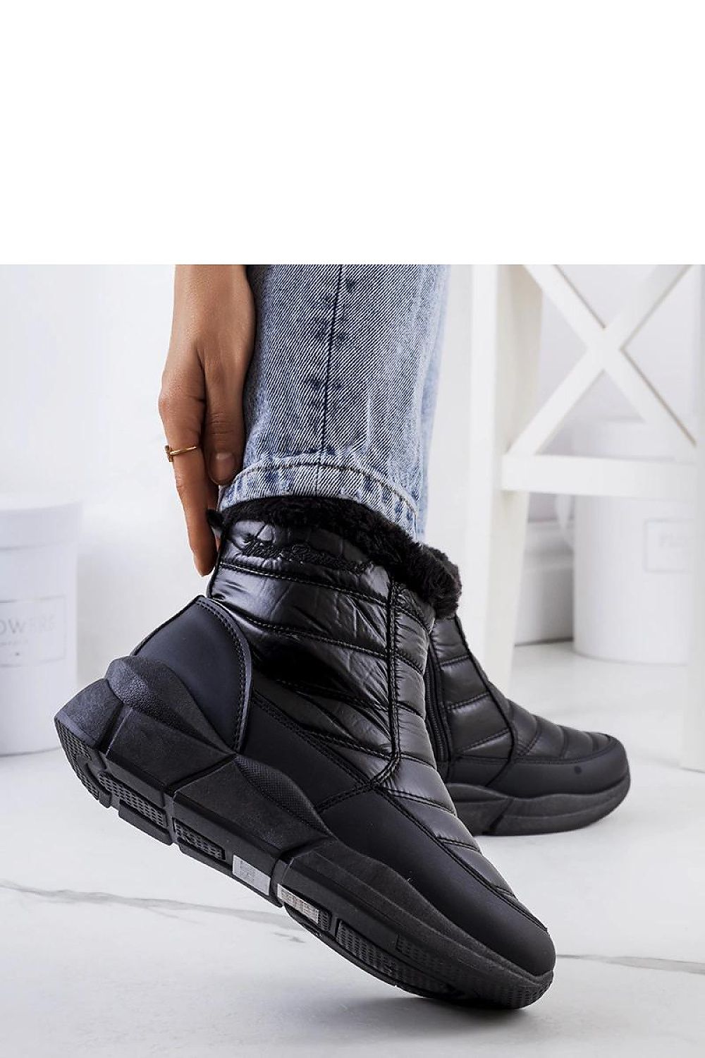 Moon boots model 204781 Solea