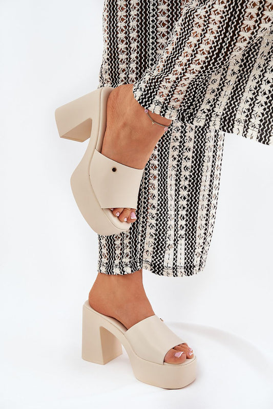  Şlapi model 209943 Step in style 